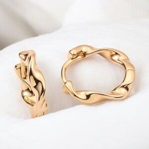 18K Gold Wavy Hoop Earrings – Small Modern Swirl Hoops Plated NWT
